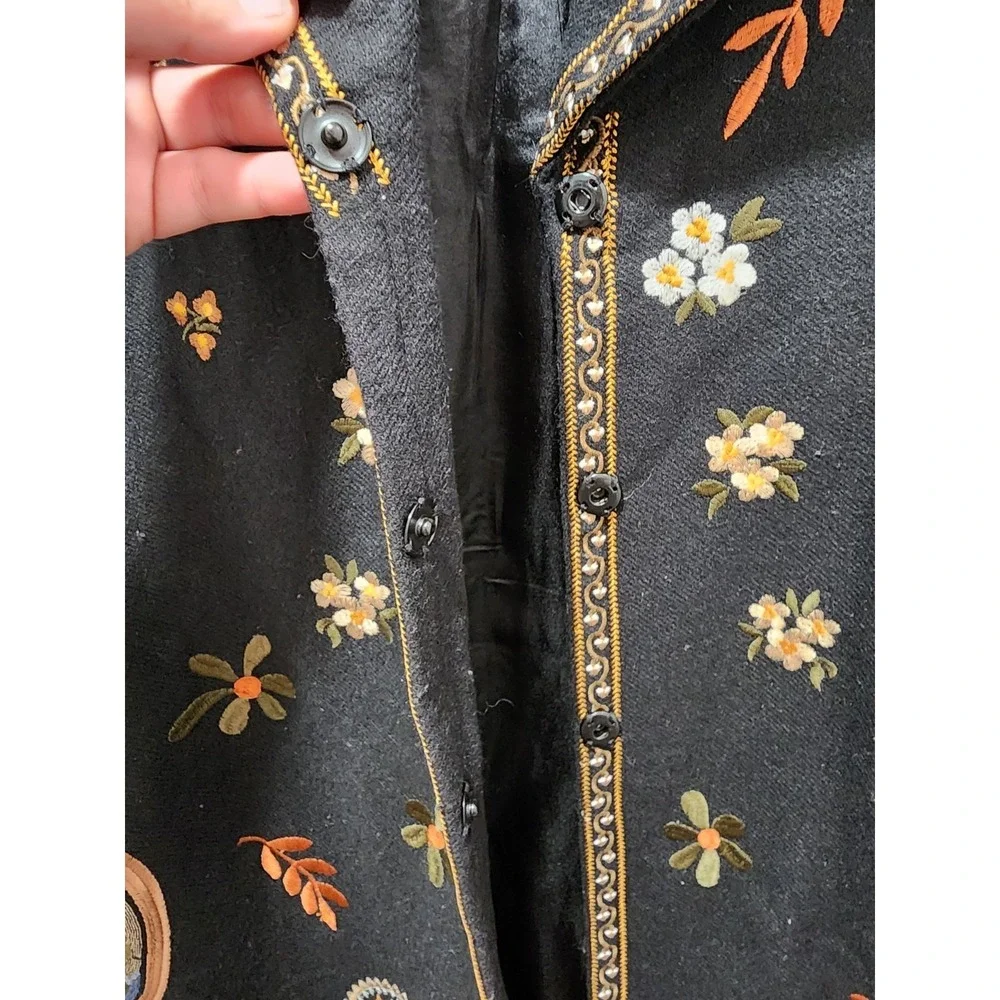 Pyramid Collection Paisley Punch Embroidered Coat Black Wool Blend Size Small - Picture 14 of 16